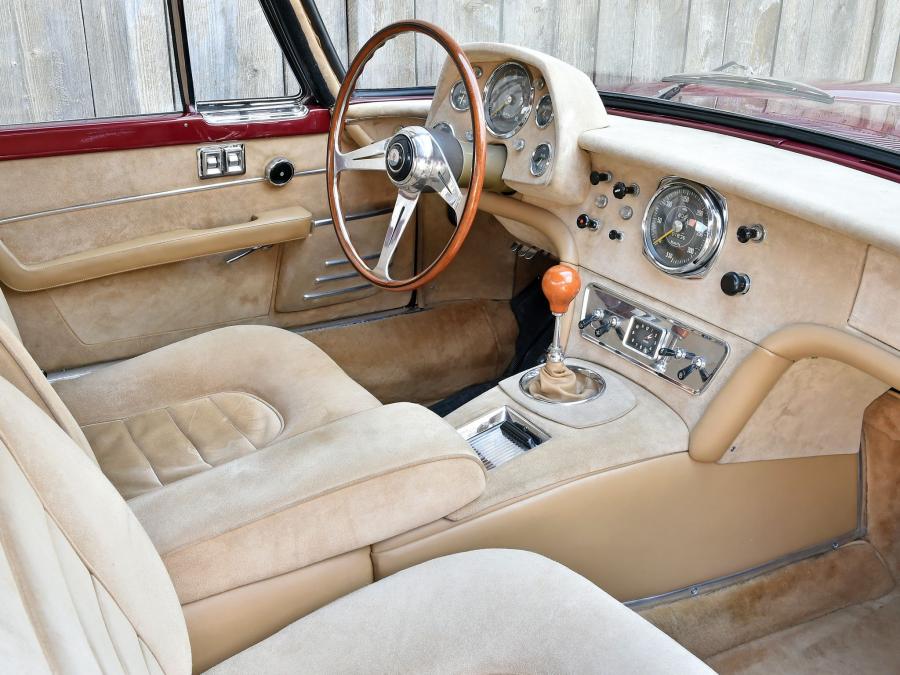 Интерьер Maserati 5000 GT Frua Coupe 1962 года  (фото 10 из 13)